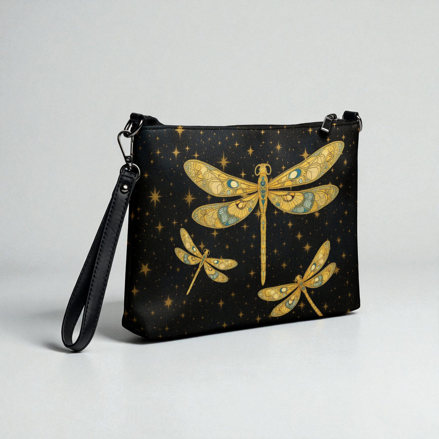 Bolso crossbody Dragonfly en vista tres cuartos posterior , muestra volumen y correa