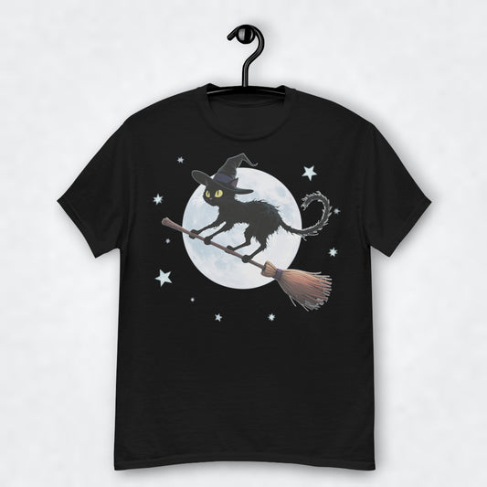 Camiseta mujer “La luna y el gato” en percha, vista frontal.
