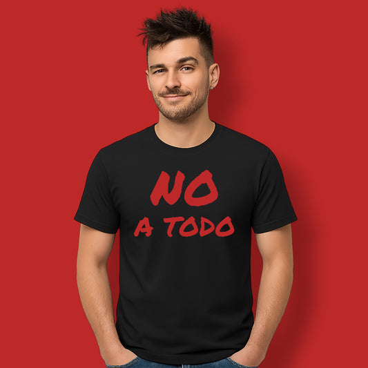 Hombre con camiseta negra con la frase no a todo sobre fondo rojo