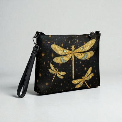 Bolso crossbody Dragonfly en vista tres cuartos posterior , muestra volumen y correa
