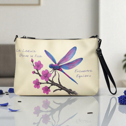 Bolso bandolera mujer con libélula y flores rosadas, diseño artístico elegante, vista frontal