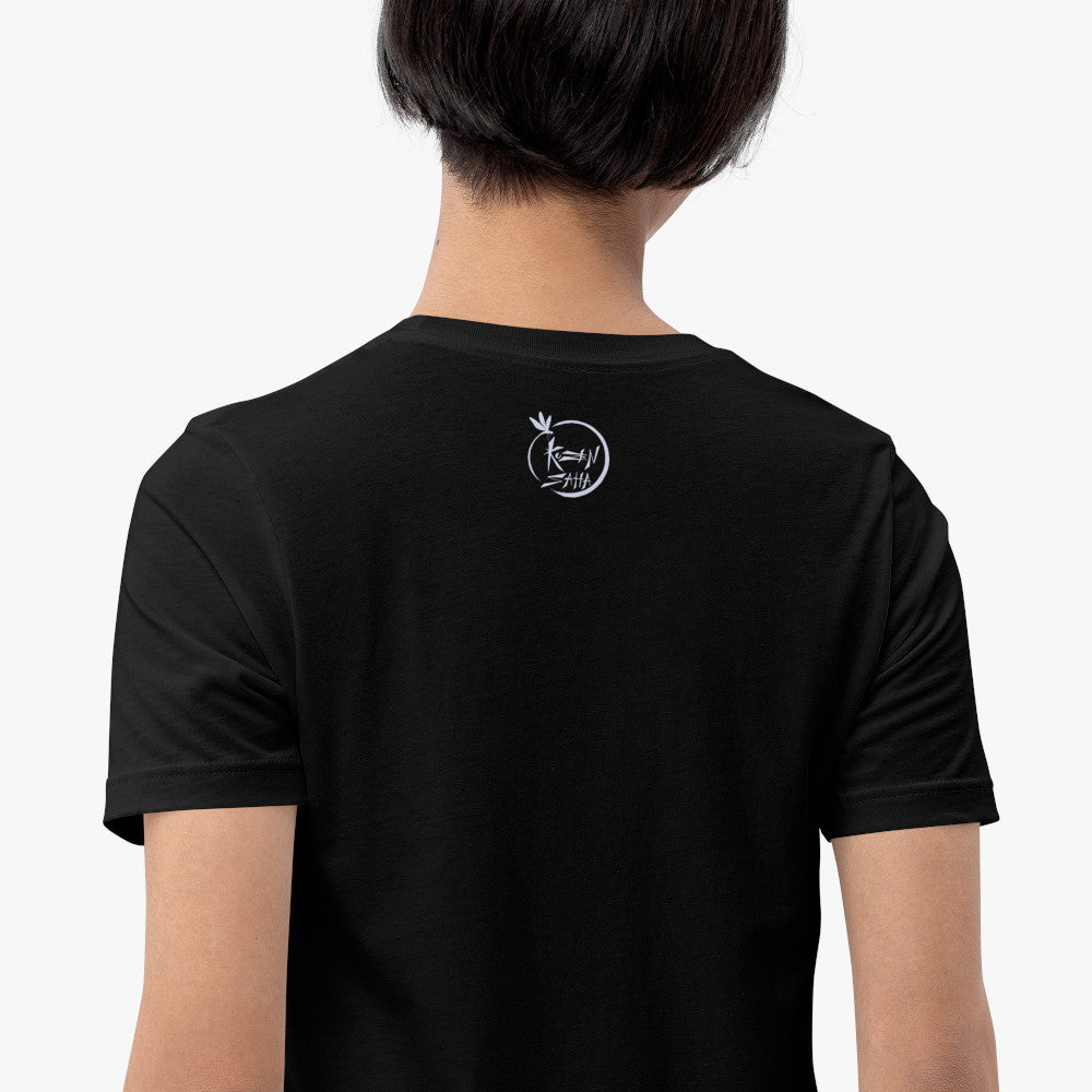 Camiseta negra Si quiero me toco el alma detalle tlogo Kuzen Saha