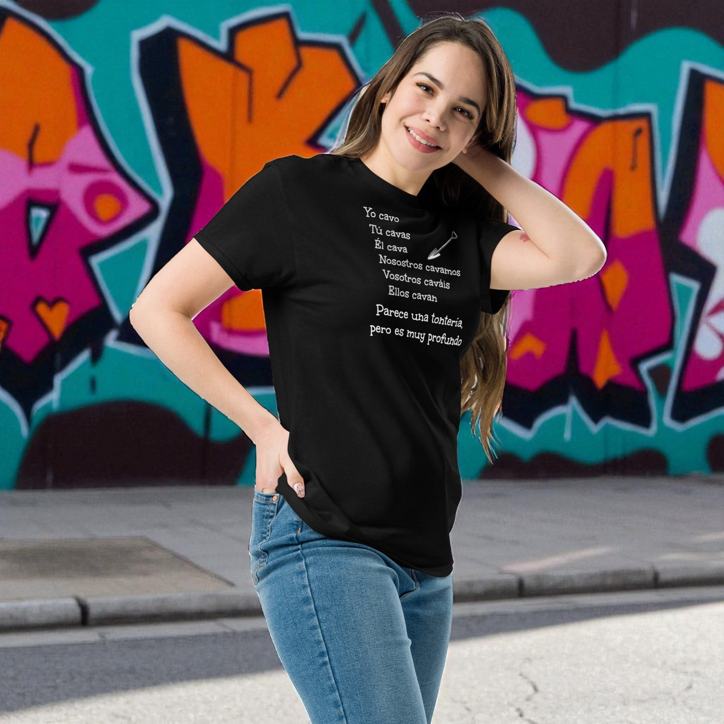 Camiseta unisex negra broma del cavar modelo mujer mural perfil