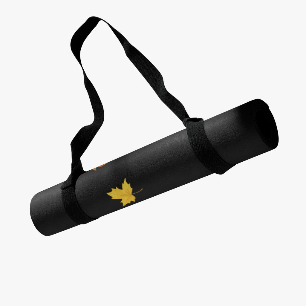 Detalle de correa para transportar esterilla de yoga otono