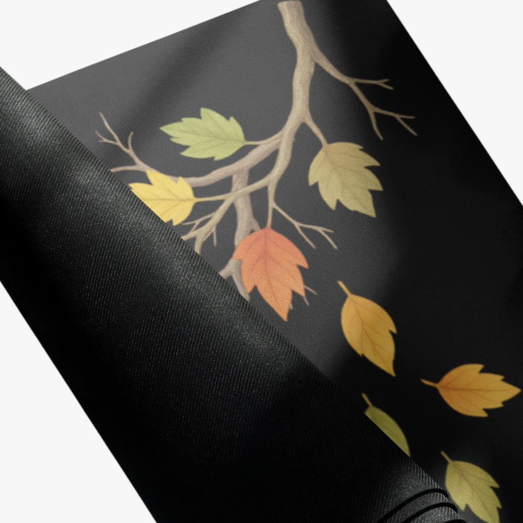 Esterilla de yoga otoño detalle diseño hojas de colores