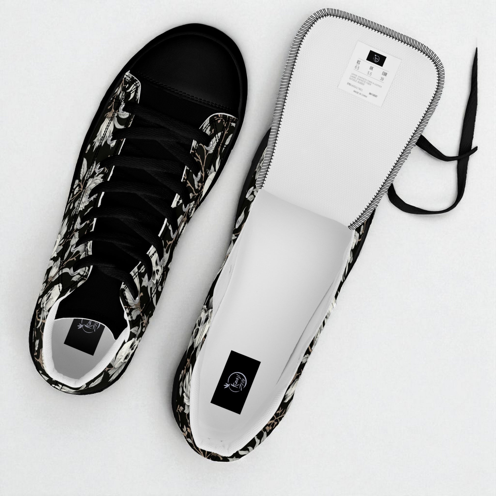 Exterior e Interior de la zapatilla con plantilla y etiqueta de talla