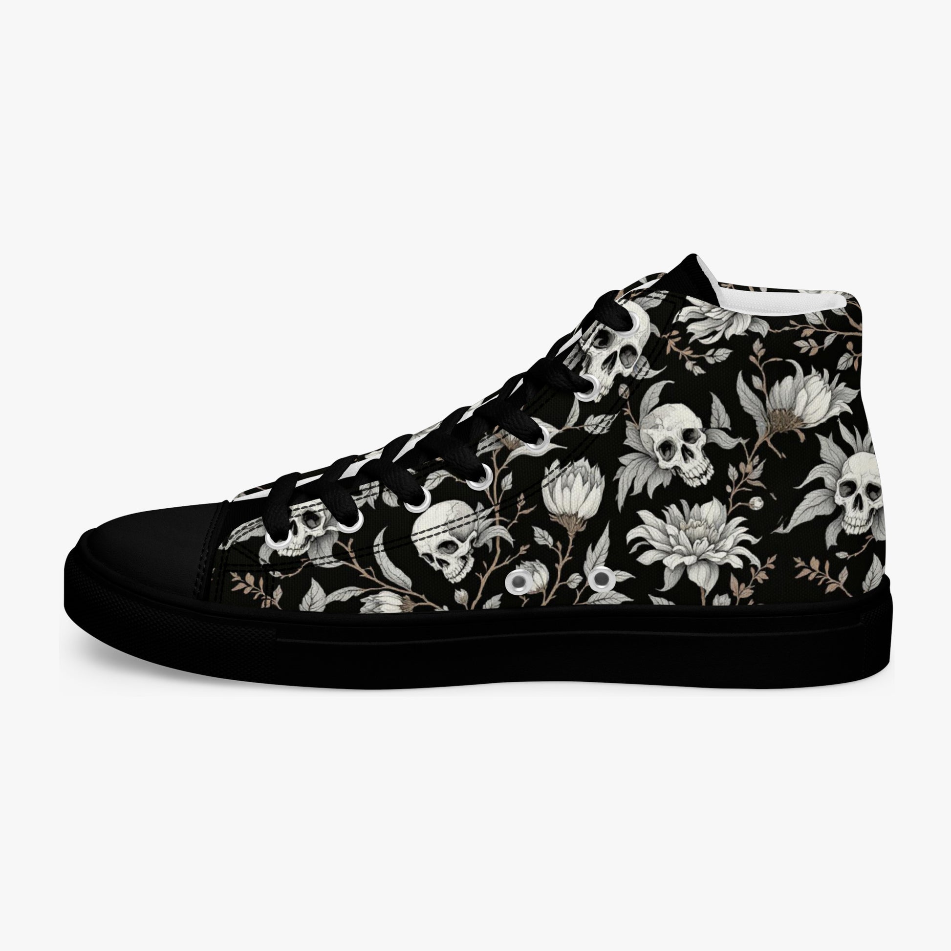 Zapatilla alta negra hombre lado izquierdo con calaveras y flores   