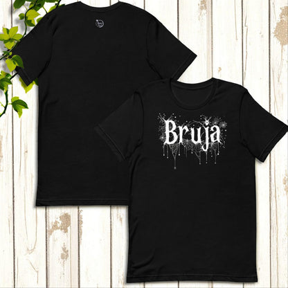 Camiseta Bruja. Conjunto vista frontal y espalda para mostrar el fit completo.