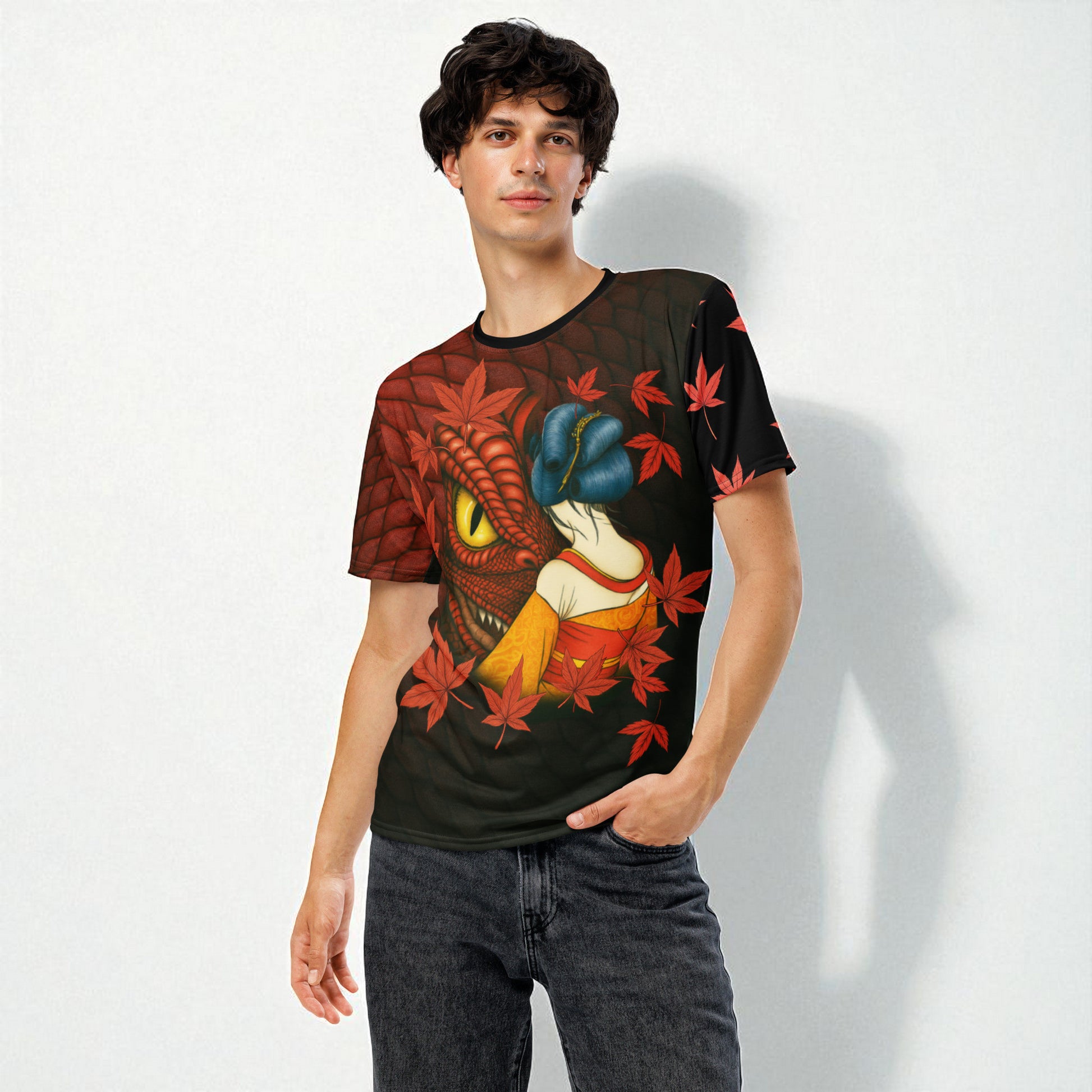 Modelo hombre con camiseta dragón rojo y geisha japonesa. Moda oriental Kuzen Saha