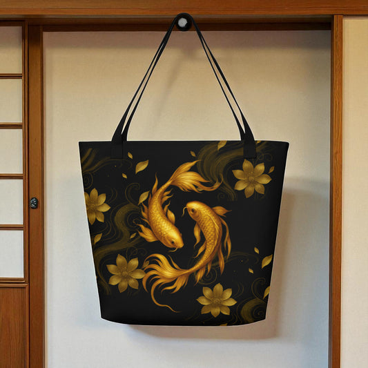 Bolso Golden Koi con diseño de carpa koi dorada y flores, impreso por ambos lados. Asas negras.