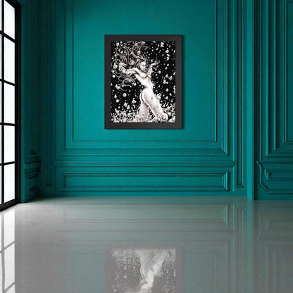 Póster enmarcado Danzarina del Agua colgado en salón, figura femenina danzando entre agua

Nombre poster-danzarina-del-agua-enmarcado-pared
