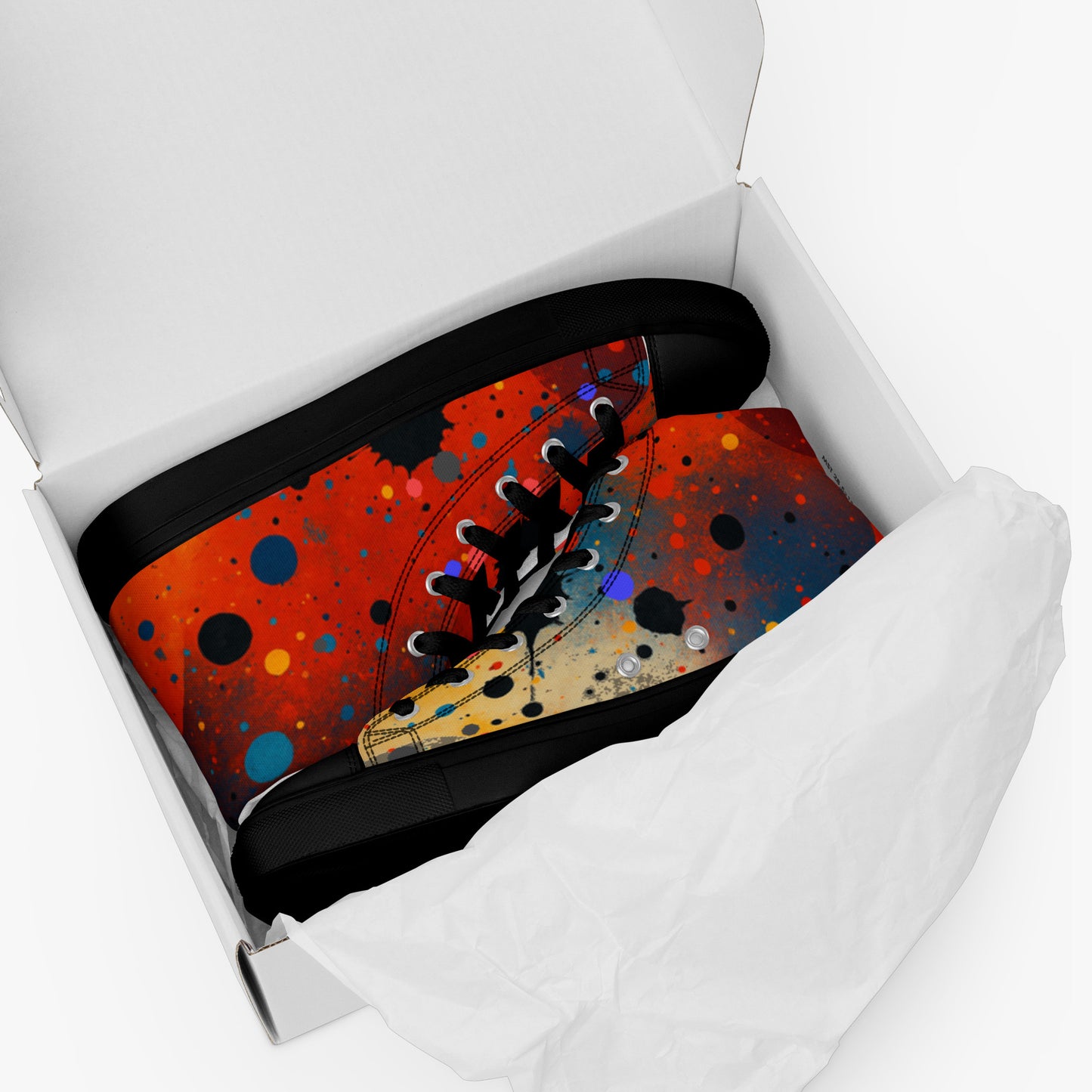 Zapatilla alta de mujer Umbral dentro de papel de embalaje blanco lista para envío.